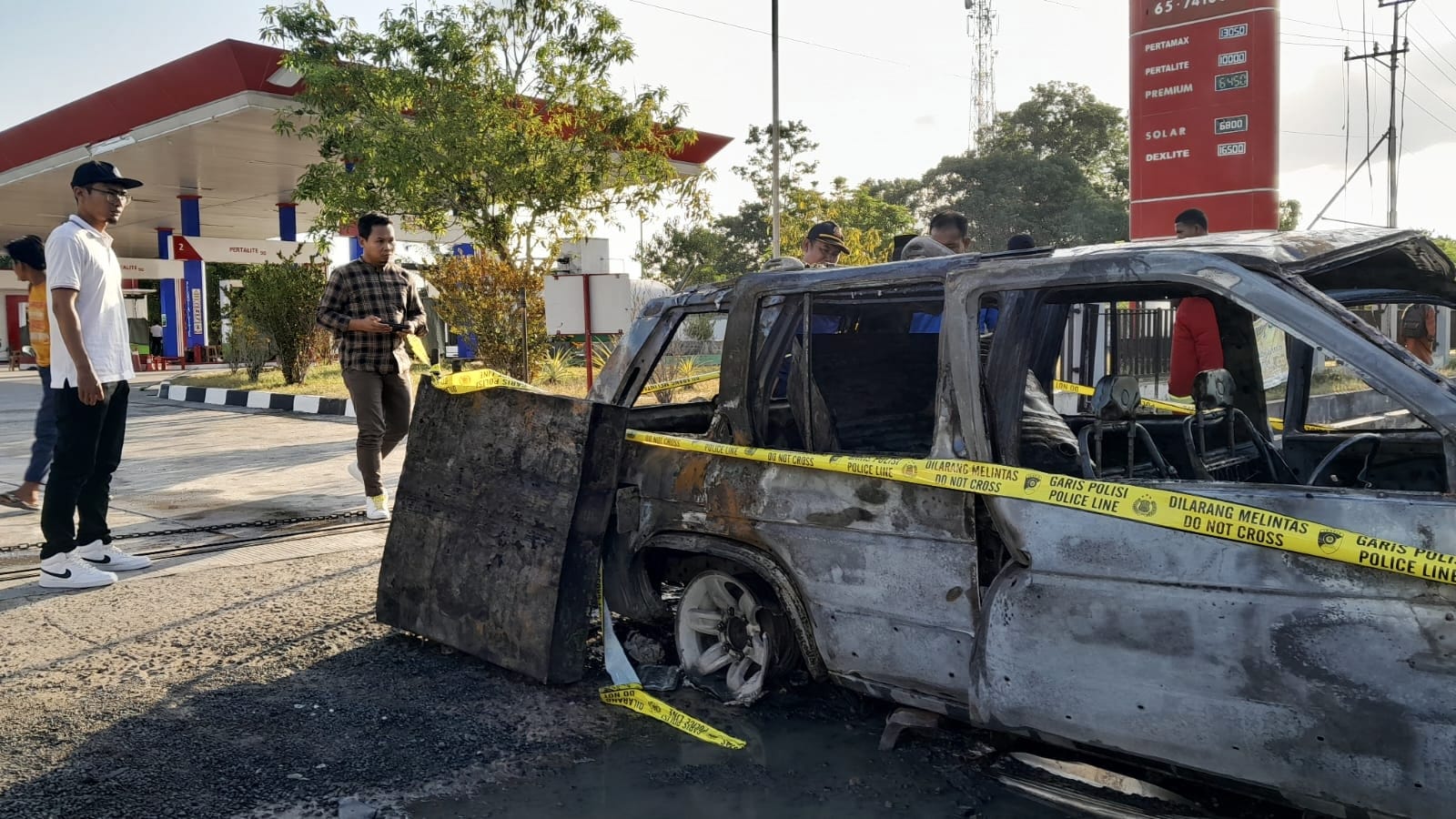 Mobil Pelangsir BBM Terbakar di SPBU Sungai Tendang Kumai