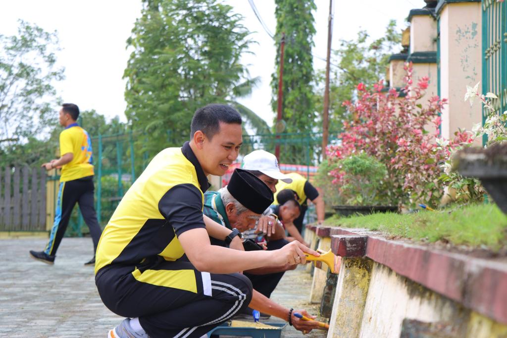 Sambut Hari Bhayangkara ke-77, Polres Kotawaringin Barat Bakti Sosial di Istana Kuning
