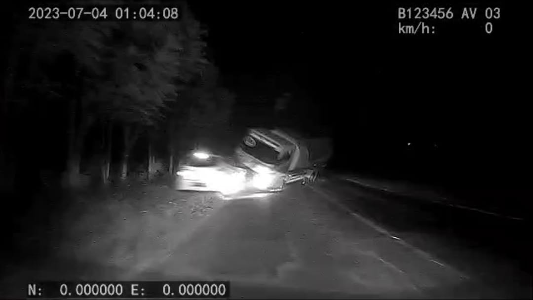 Kecelakaan Beruntun di Jalan Sampit-Pangkalan Bun Terekam Kamera CCTV