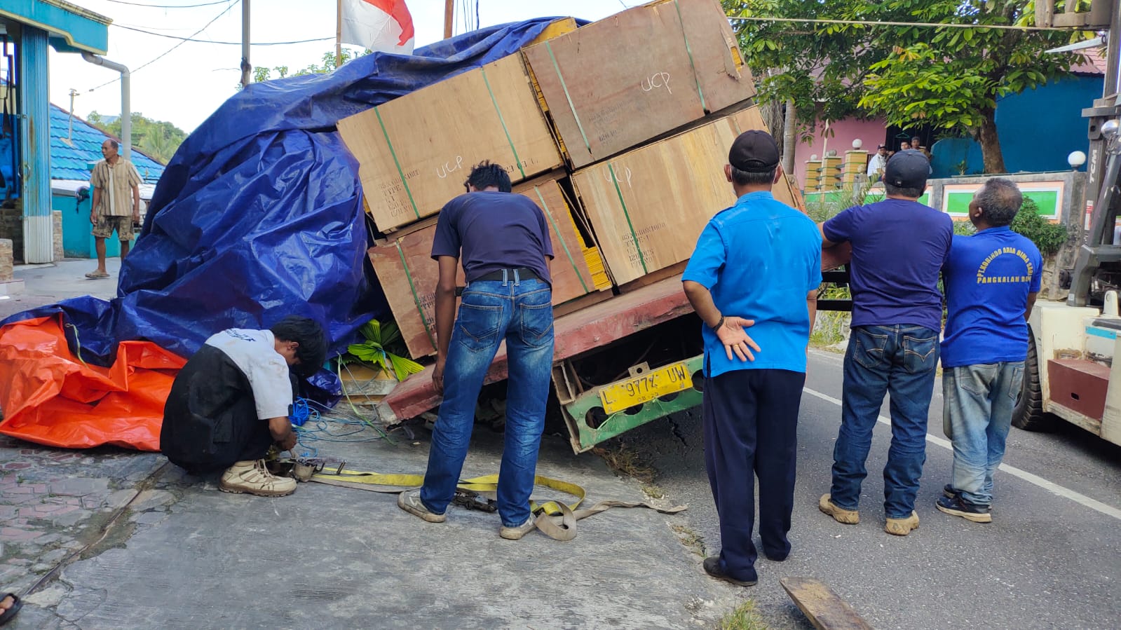 PT Korindo Diminta Tanggung Jawab atas Kerusakan Badan Jalan Abdul Ancis