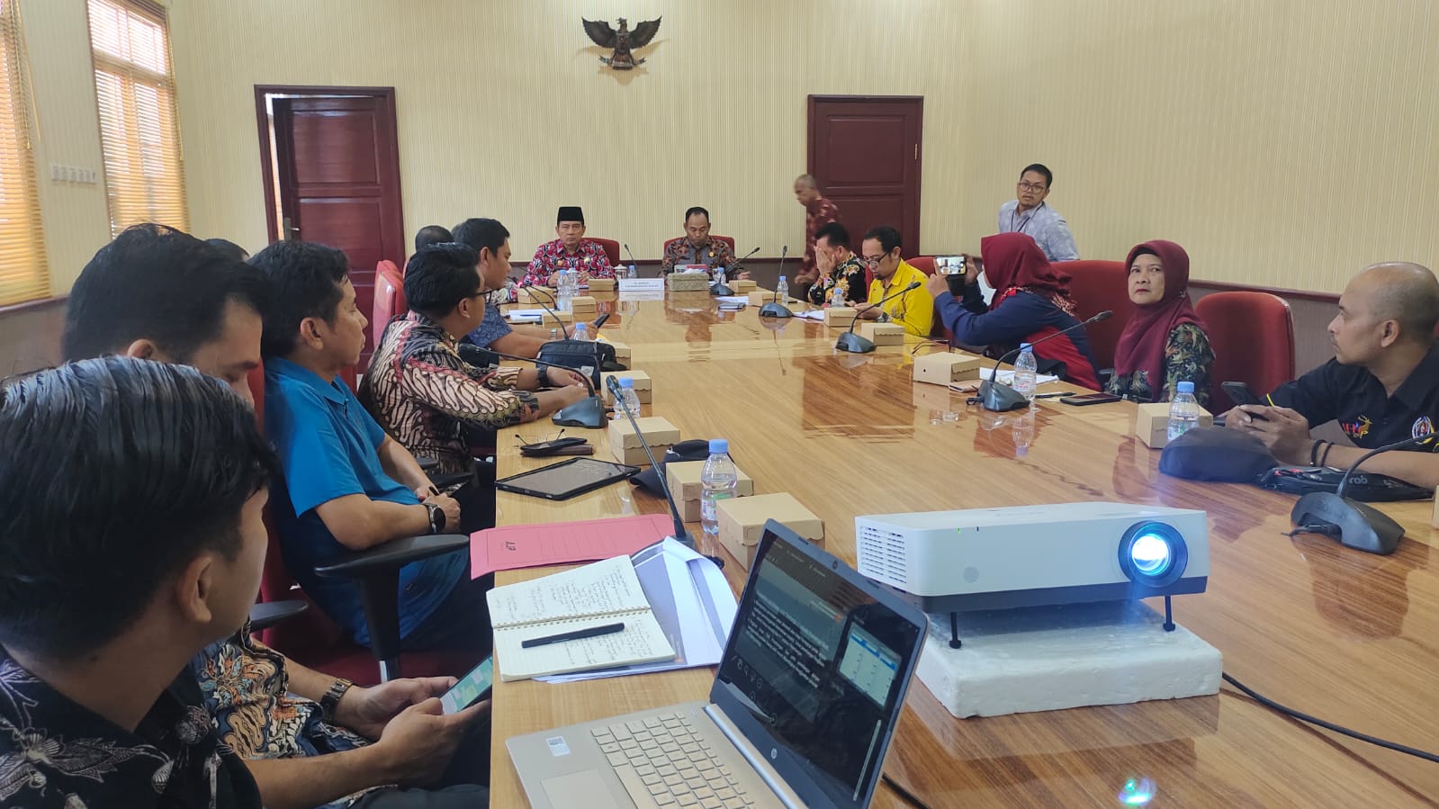 Pemkab Kobar Tawarkan 3 Solusi Atasi Harga Tiket Pesawat Mahal