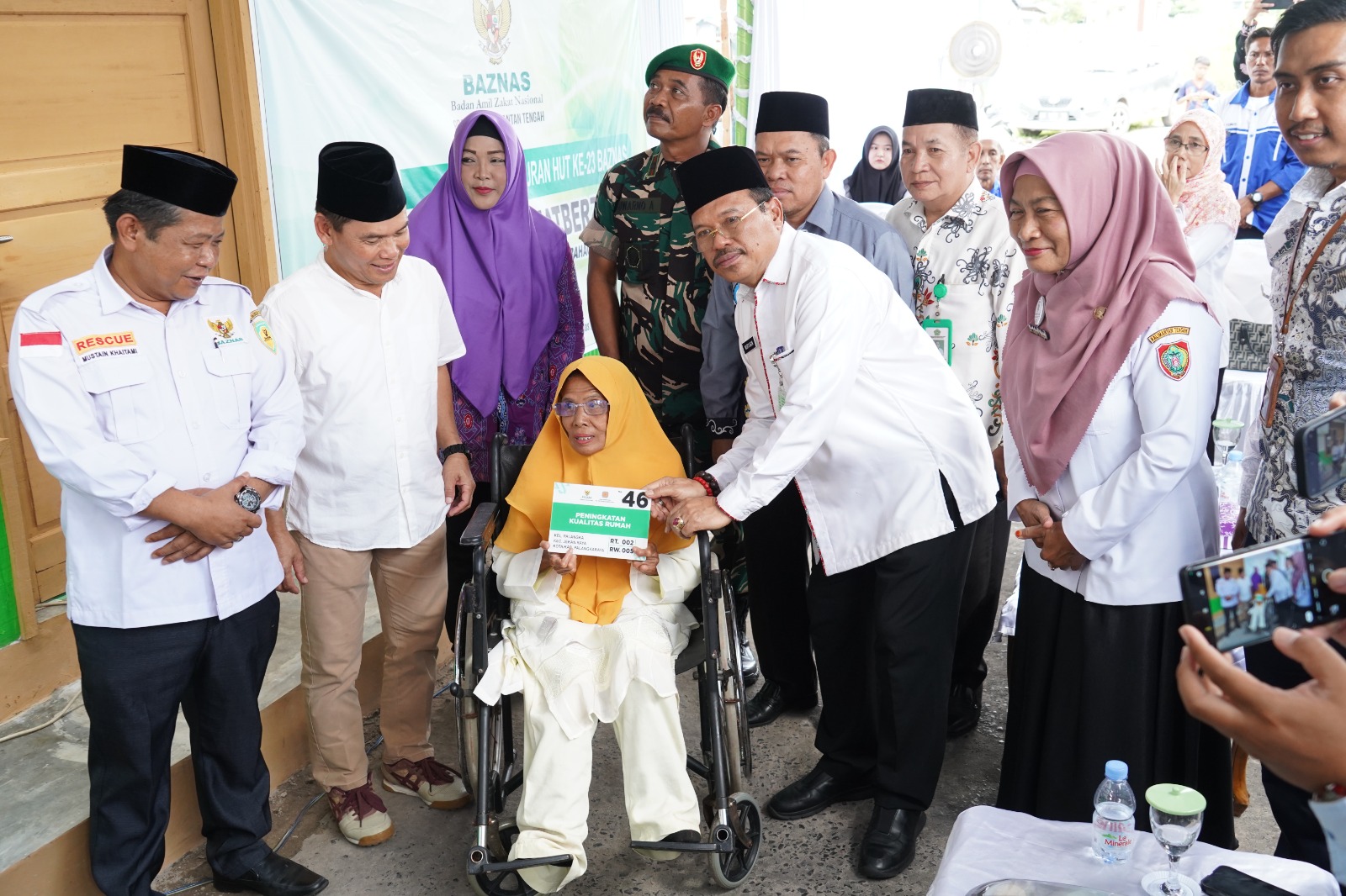 Tasyakuran HUT ke-23 Baznas Kalteng, Sekda Nuryakin Serahkan Rumah Layak Huni