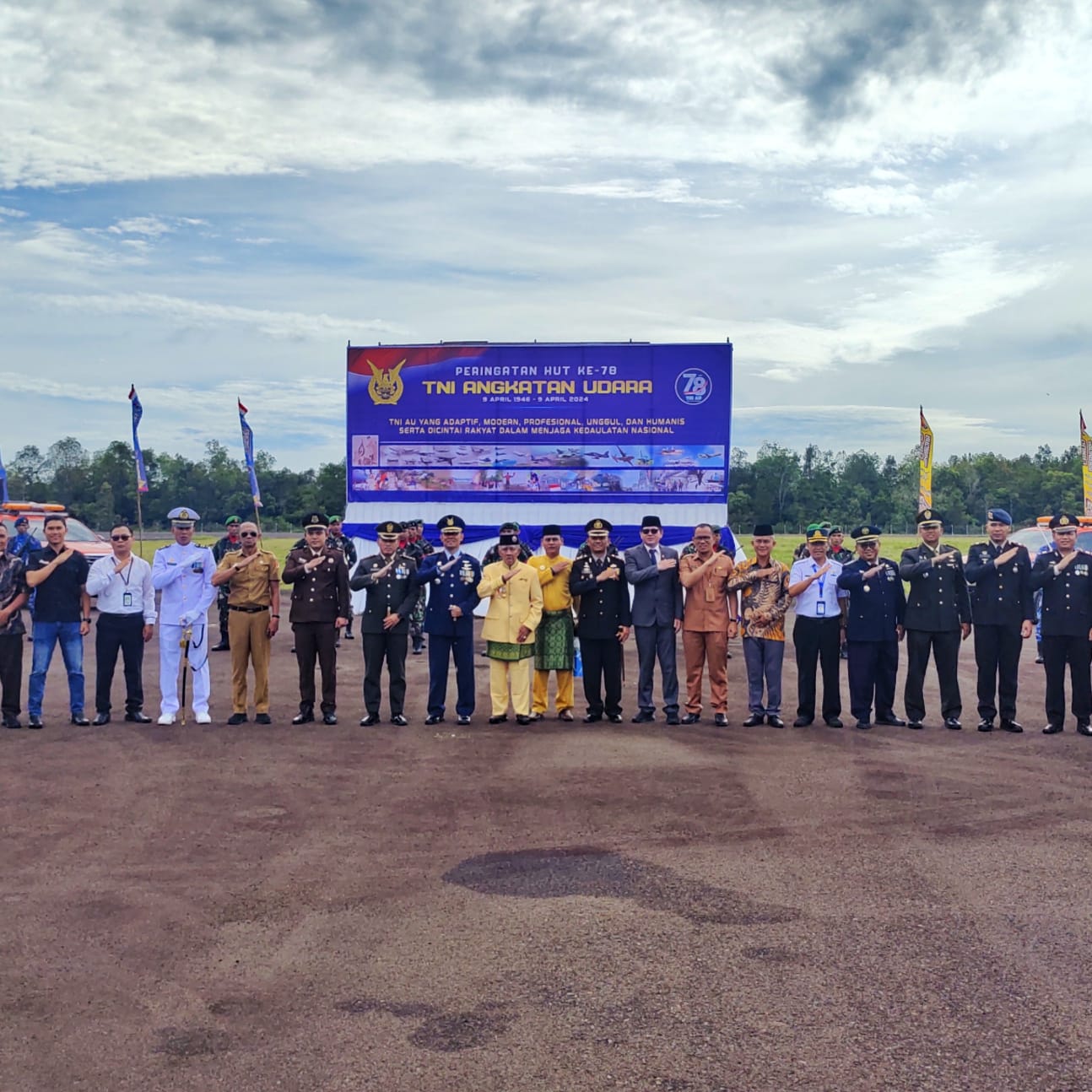 Puncak Peringatan HUT ke-78 TNI AU, Lanud Iskandar Gelar Ucapara Militer