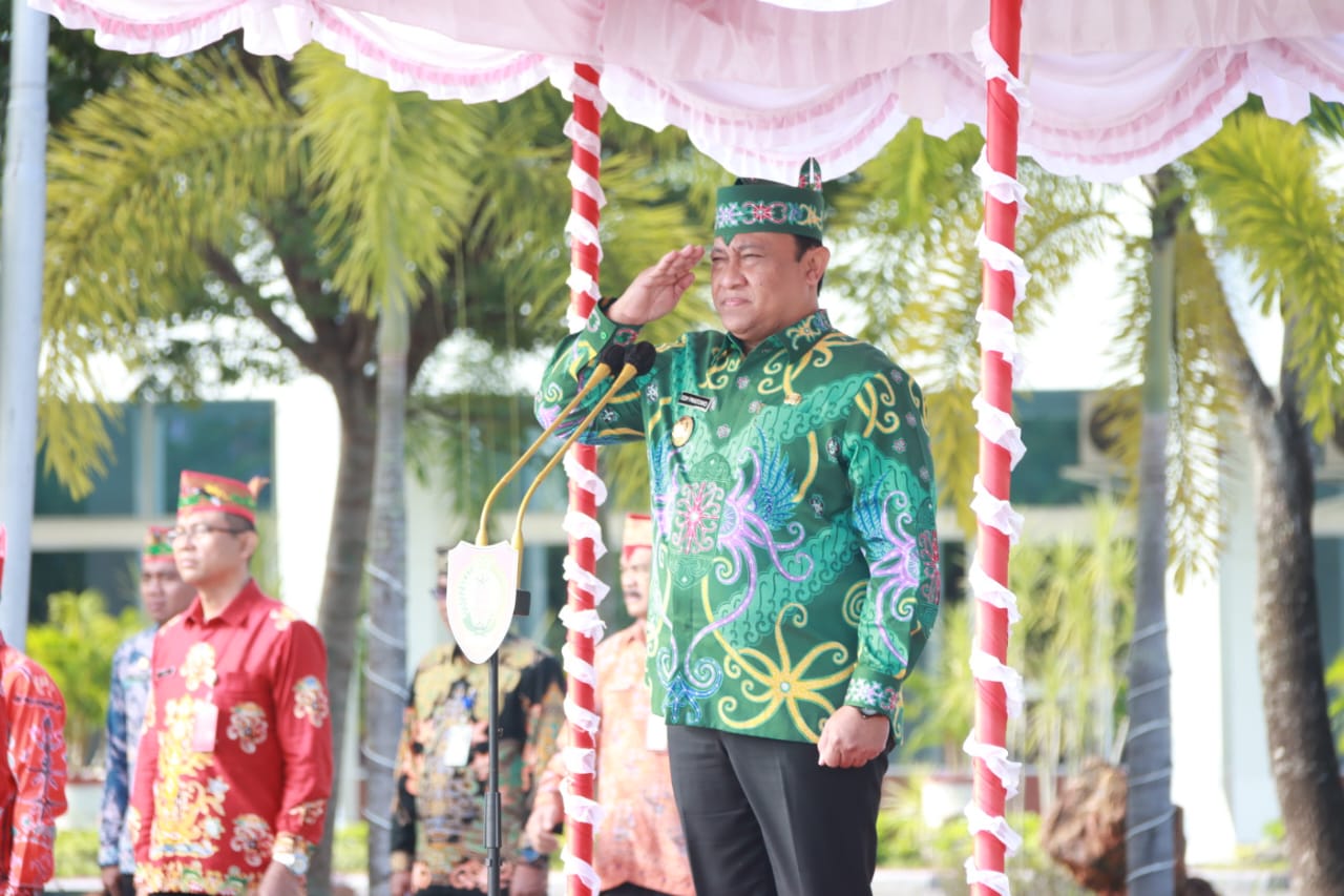 Wagub Kalteng Edy Pratowo Pimpin Upacara Peringatan Hari Otonomi Daerah 2024
