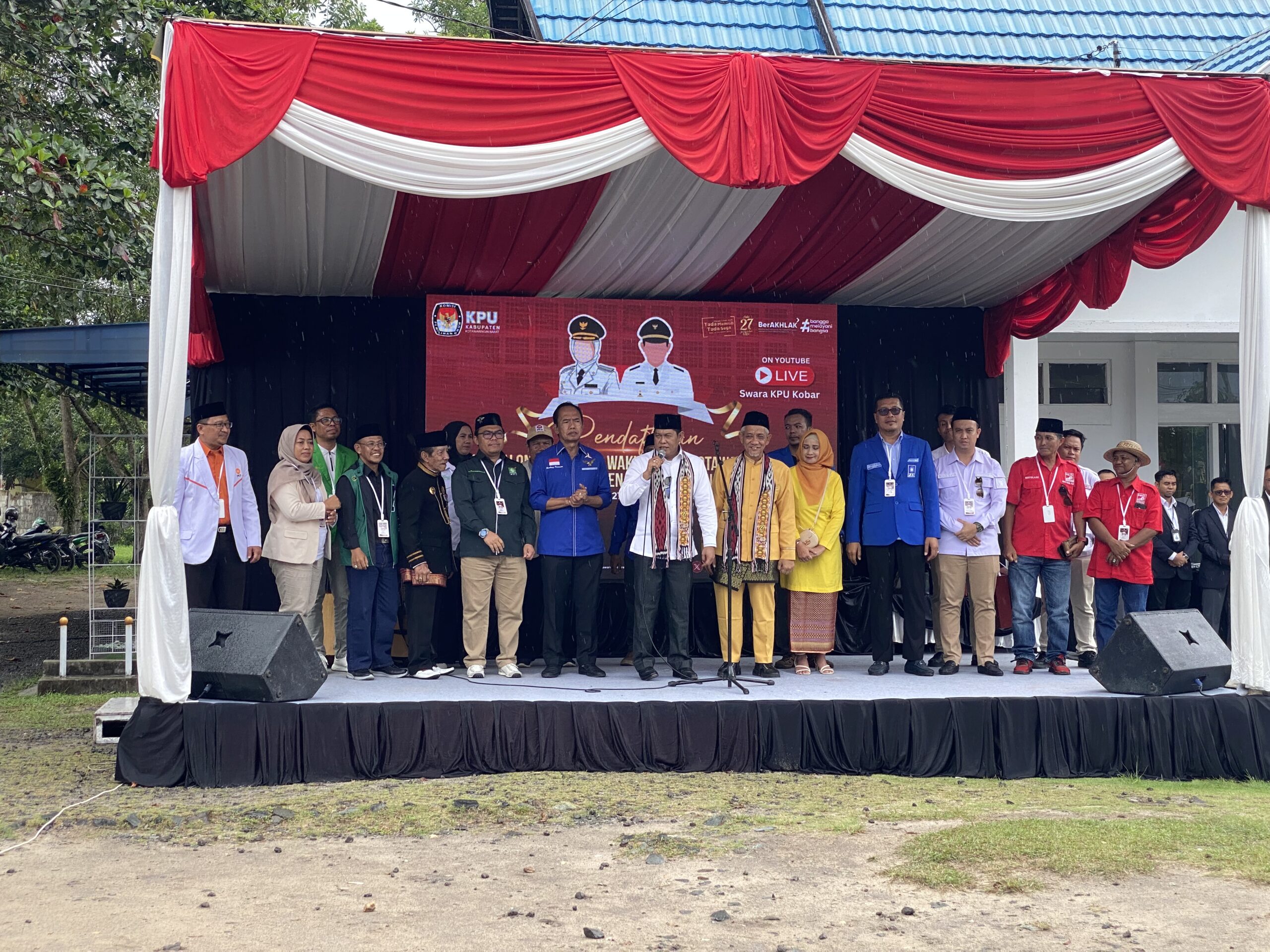 Rahmat Hidayat-Eko Soemarno Daftar ke KPU Kotawaringin Barat
