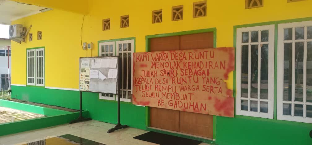 Viral Kades Runtu Diusir Warga Dari Kantor