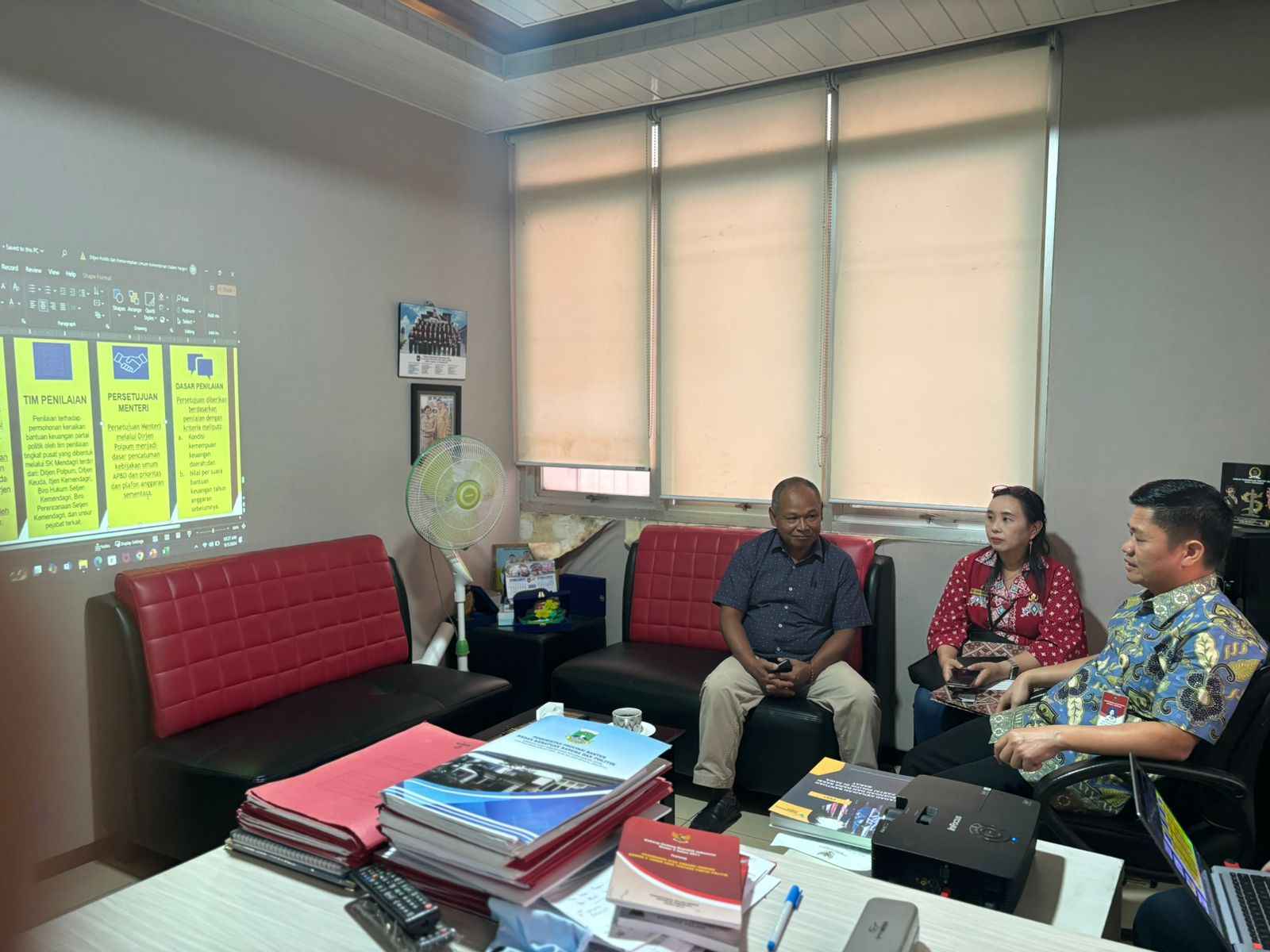 Badan Kesbangpol Kalteng Verifikasi Penilaian Permohonan Kenaikan Bantuan Keuangan Partai Politik