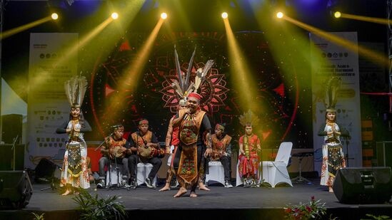 Kesenian Kalteng Tampil di Festival Harmoni Budaya Nusantara 2024 di Kaltim