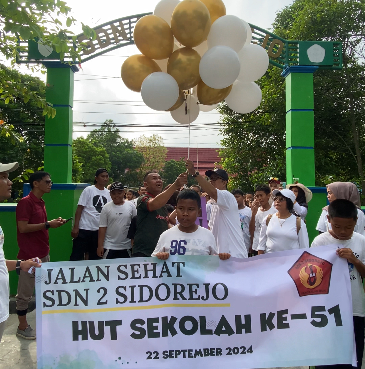 Rayakan HUT Sekolah ke 51, SDN 2 Sidorejo Gelar Jalan Sehat