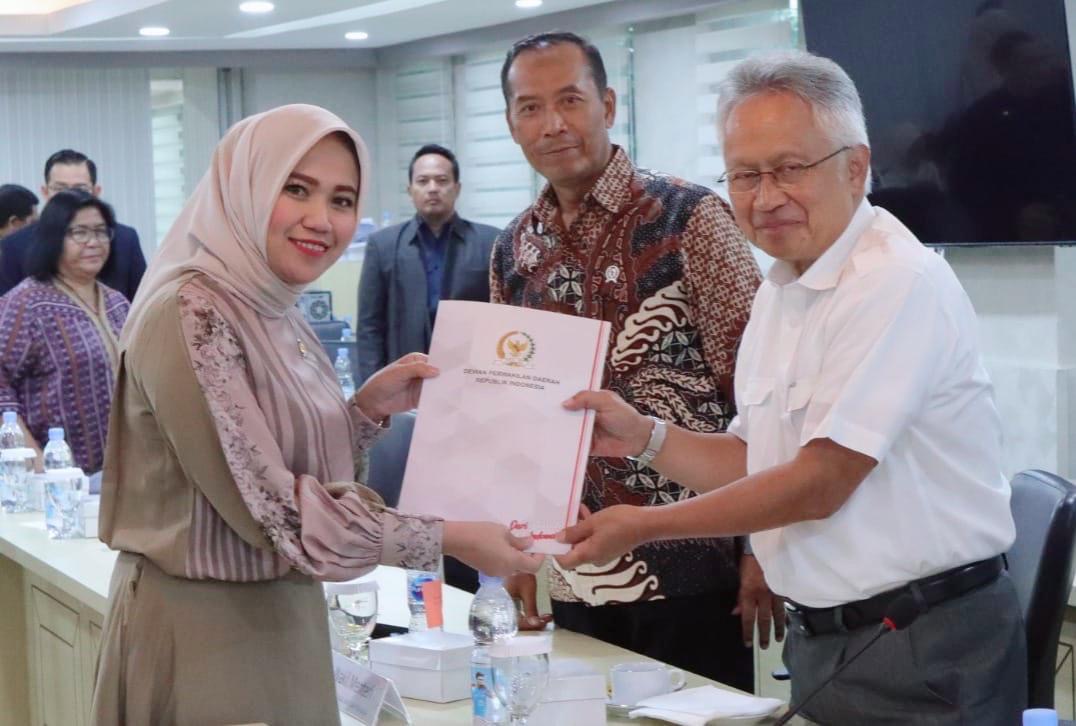Wakil Ketua Komite III DPD RI dr Erni Daryanti Apresiasi Program Kerja Kementerian Pendidikan Tinggi