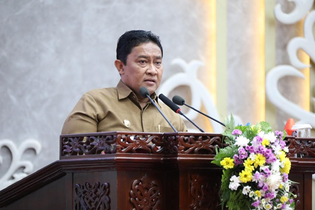Hadiri Sidang DPRD Provinsi Kalteng, Wagub Edy Pratowo Harapkan Kesejahteraan Masyarakat melalui Kebijakan Perda