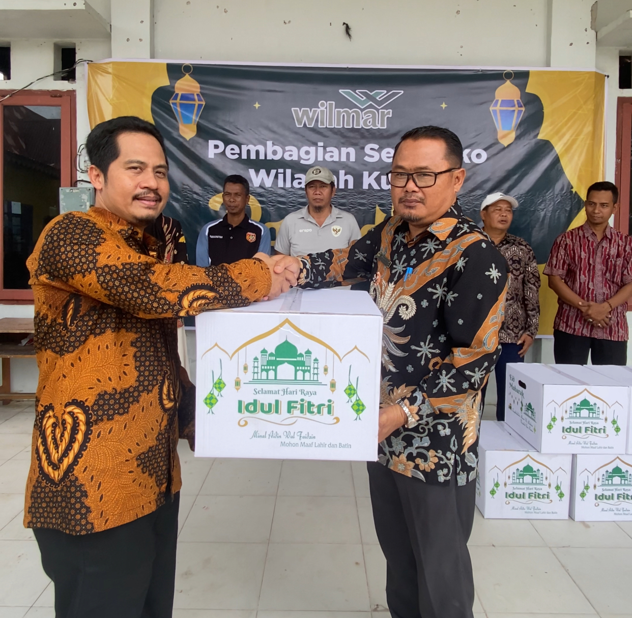 PT SAP dan PT PAN Bagikan 875 Paket Sembako untuk Warga Kumai Sambut Idul Fitri