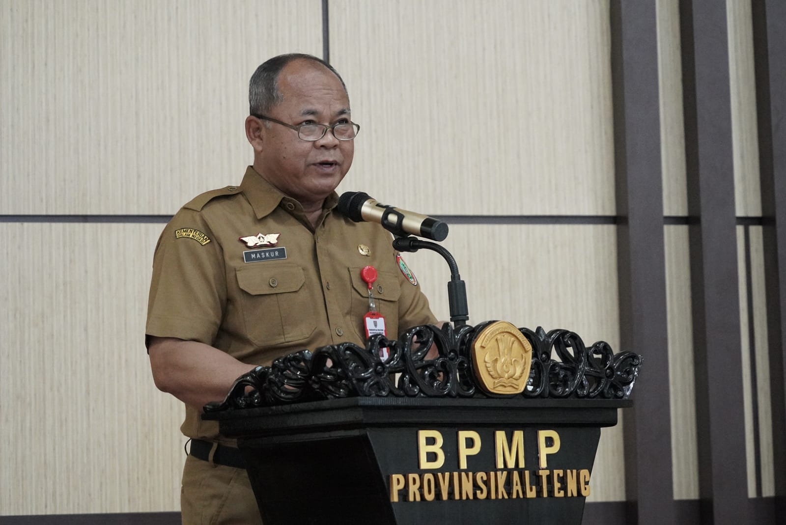 Maskur Buka Rakor Pelaksanaan Tahapan Revitalisasi Bahasa Daerah