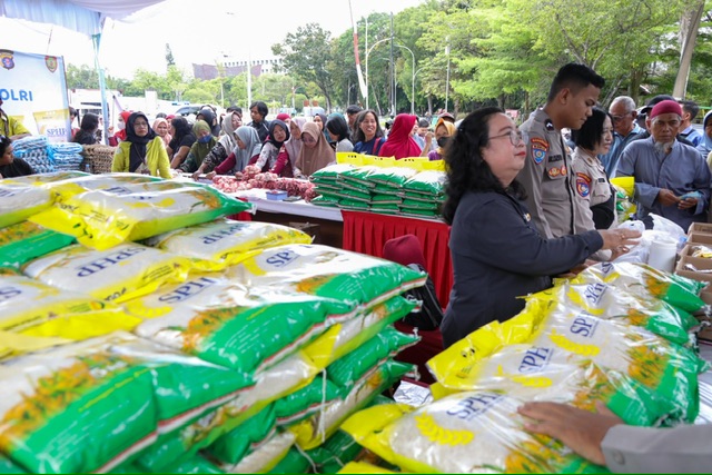 Gelar Pasar Murah POLRI, Gubernur Kalteng: Wujud Nyata Sinergi untuk Ketahanan Pangan