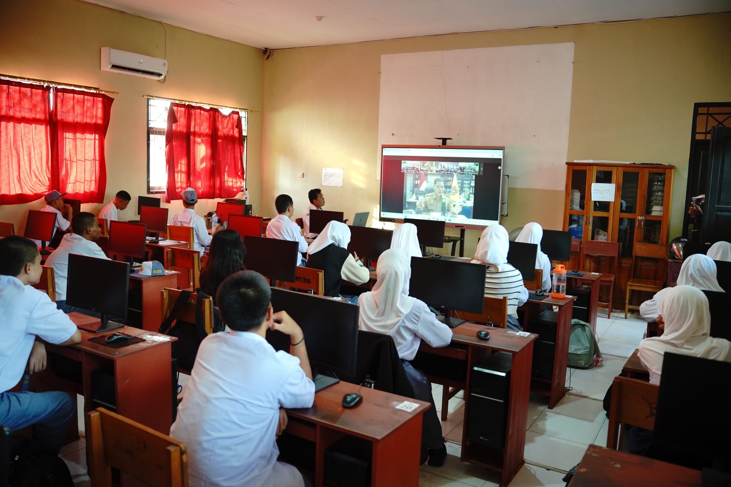 Siswa SMA/SMK di Kalteng Belajar Bahasa Asing Setiap Hari, Disdik Siapkan Bahasa Portugis Sesuai Arahan Presiden