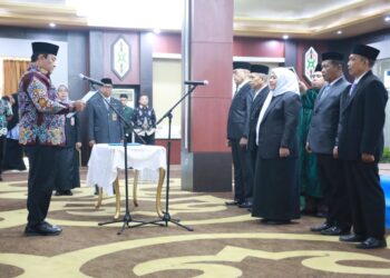 Wagub Lantik Pimpinan Baru BAZNAS Provinsi Kalimantan Tengah Periode 2025–2030