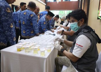 Ratusan ASN Pemprov Kalteng Jalani Tes Urine Dadakan, Tegaskan Komitmen Bersih dari Narkoba