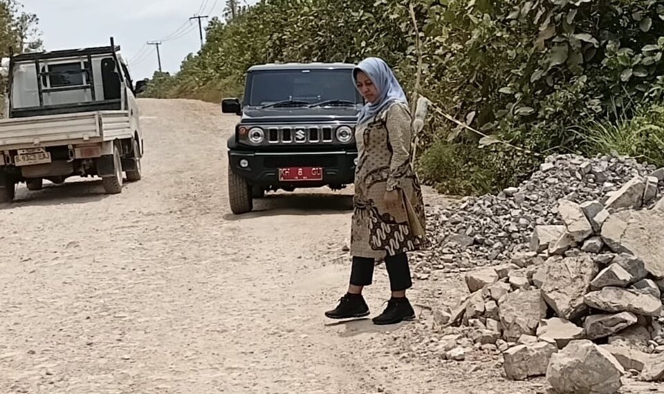 Jalan Dusun Sebukat Dikeluhkan, DPRD Kobar Minta Perhatian Pemda