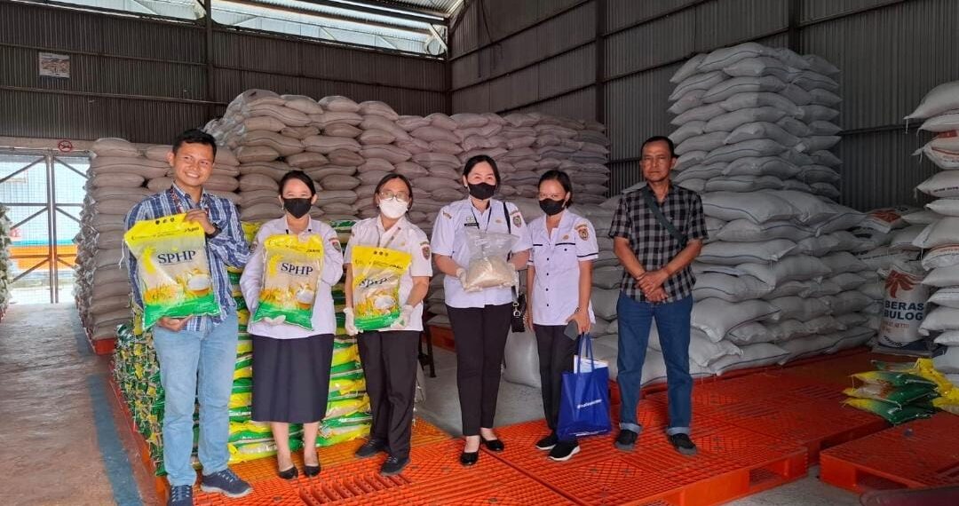 Cek Kualitas Beras, OKKPD Kalteng Ambil Sampel SPHP BULOG