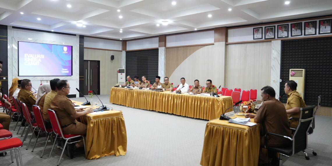 Bupati Lamandau Tekankan Peningkatan Kinerja Camat dalam Evaluasi Triwulan I 2026