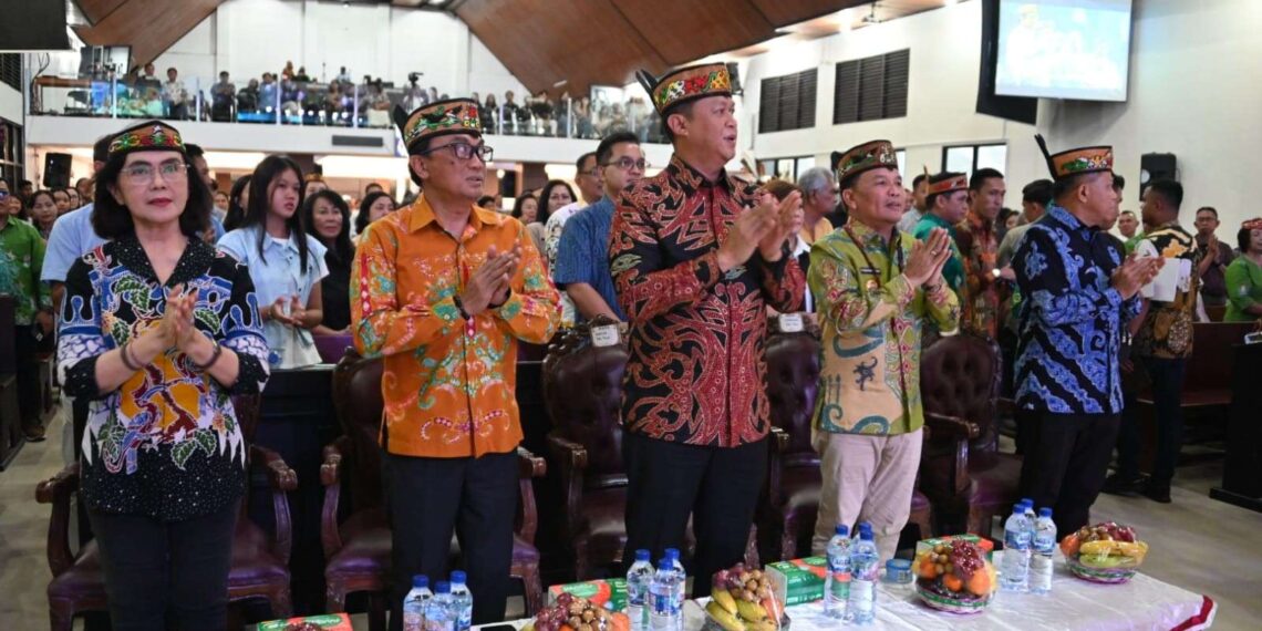 Gubernur Lepas Semangat Kontingen Pesparawi Kalteng Menuju Ajang Nasional