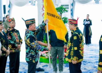 Gubernur Agustiar Sabran Lepas Kontingen Pesparawi XIV Kalteng Menuju Manokwari, Tekankan Sportivitas dan Semangat Persaudaraan