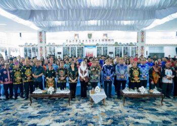 Gubernur Kalteng Lepas Kontingen Pesparawi XIV ke Manokwari, Tekankan Sportivitas dan Kebersamaan