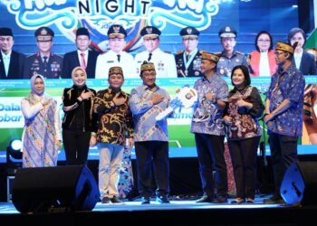 Gubernur Kalteng Resmikan Pos Pengamanan Polisi di Bundaran Besar saat Huma Betang Night