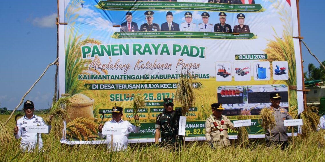 Pangdam XXII/Tambun Bungai Hadiri Peresmian Waterfront City dan Panen Raya Padi di Kapuas