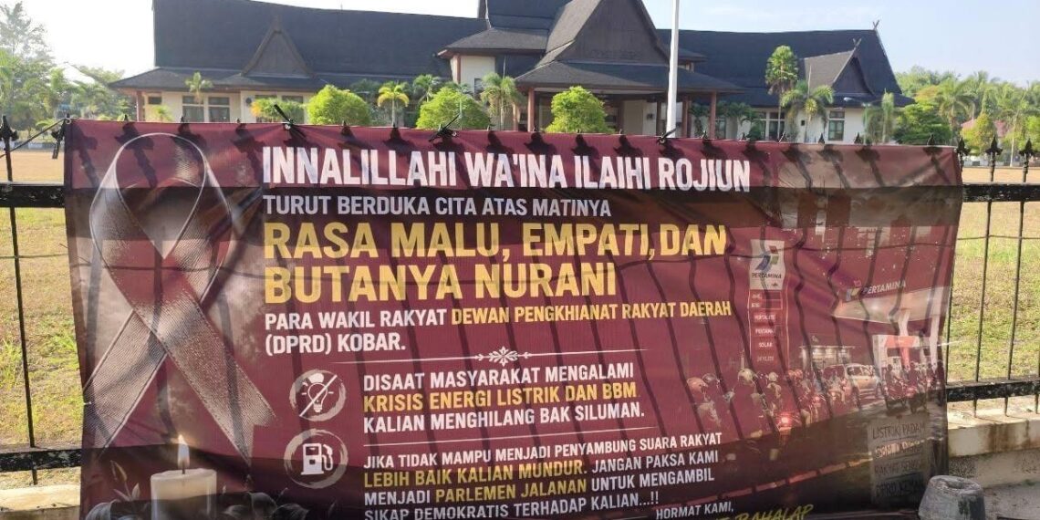Spanduk Kritik DPRD Kobar Soal BBM dan Listrik Viral, Wakil Ketua DPRD Beri Penjelasan