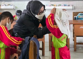 Asap Karhutla Menebal, dr. Erni Daryanti Minta Sekolah Pertimbangkan Libur: “Kesehatan Anak Jauh Lebih Penting”