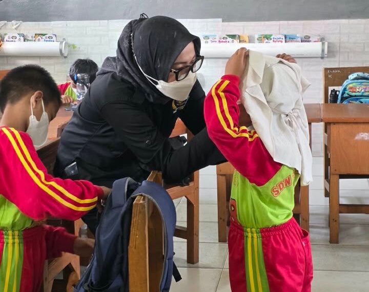 Asap Karhutla Menebal, dr. Erni Daryanti Minta Sekolah Pertimbangkan Libur: “Kesehatan Anak Jauh Lebih Penting”