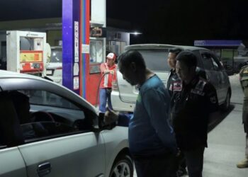 Bupati Sukamara Sebut Antrean BBM Dipicu Dugaan Penjualan ke Luar Daerah