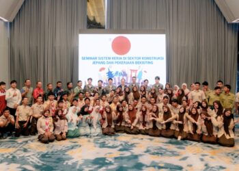 Asosiasi Bekisting Jepang Kenalkan Sistem Kerja Konstruksi kepada Pelajar SMK di Pangkalan Bun