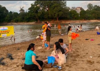 Hamparan Pasir Sungai Lamandau Jadi Destinasi Wisata Dadakan, Bupati Imbau Pengunjung Utamakan Keselamatan