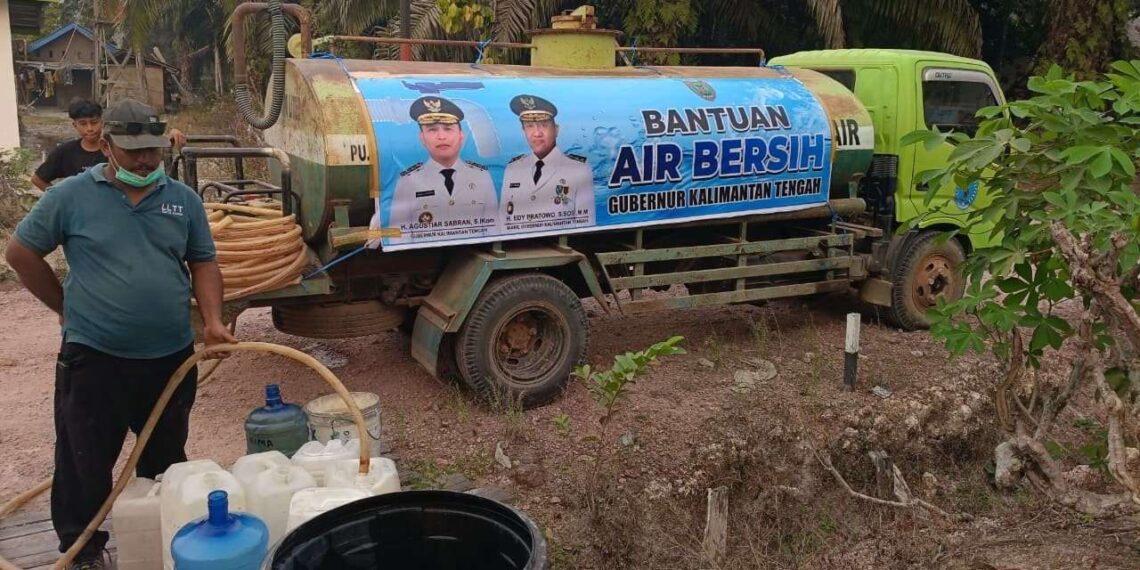 Gubernur Kalteng Salurkan 158.800 Liter Air Bersih untuk Warga di Sejumlah Wilayah