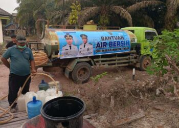 Gubernur Kalteng Salurkan 158.800 Liter Air Bersih untuk Warga di Sejumlah Wilayah