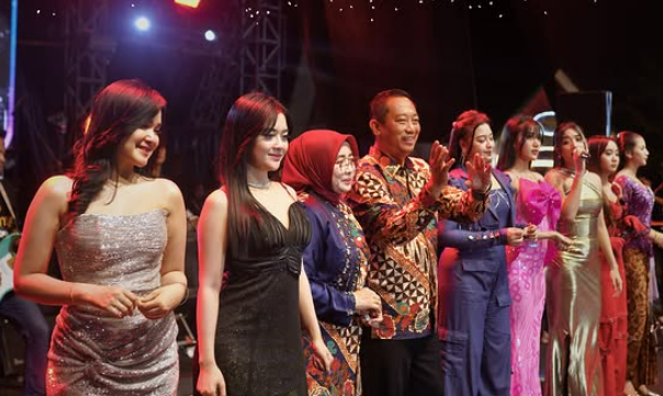 Penutupan Sukamara Expo 2026 Semakin Meriah, Bupati dan Ketua TP-PKK Larut Bersama Masyarakat