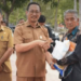 Bupati Masduki Serahkan Bantuan Pangan Huma Betang Sejahtera kepada Warga Sukamara