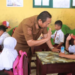 Perhatian Bupati Sukamara terhadap Kesehatan Anak, Siswa Terima Susu dan Masker Gratis