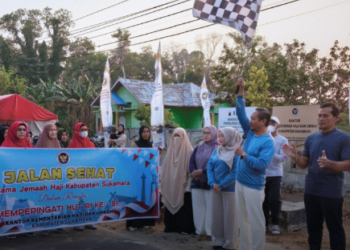 Bupati Sukamara Lepas Jalan Sehat Bersama Jemaah Haji