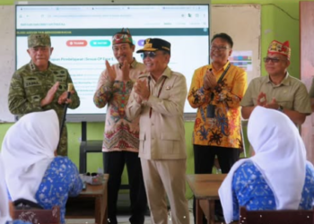 Bupati Masduki Dampingi Gubernur Kalteng Tinjau Pendidikan di Balai Riam