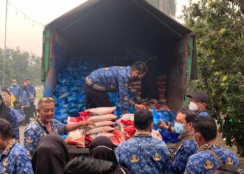PNS Golongan I-II, PPPK dan Outsourcing Dapat Paket Sembako dari Gubernur Agustiar