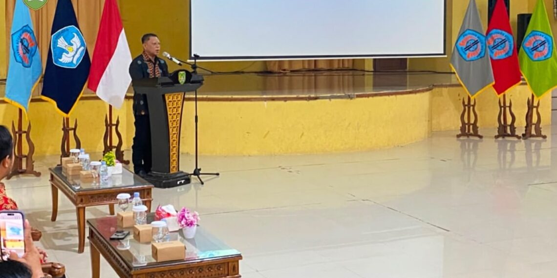 Nur Efendi Dorong Mahasiswa Baru Sukamara Semangat Menuntut Ilmu