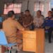 Bupati Masduki Sapa Siswa SDN Laman, Bagikan Susu dan Masker