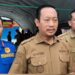 Bupati Masduki Sapa Siswa SDN Laman, Bagikan Susu dan Masker