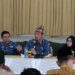 Bupati Masduki Sapa Siswa SDN Laman, Bagikan Susu dan Masker