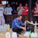 Bupati Masduki Sapa Siswa SDN Laman, Bagikan Susu dan Masker