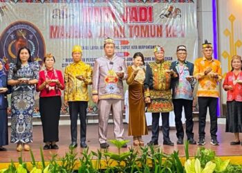 Wabup Nur Effendi Hadiri HUT ke-1 Majelis Dayak Tomun di Nanga Bulik