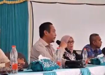 Desa di Balai Riam dan Permata Kecubung Terima Bantuan Alat Pemadam Kebakaran